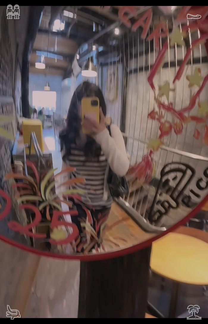 kuro44born's tweet photo. 🗃Soupspoon with winter-themed design, number 84384390, and 90s rock music filling the room. https://t.co/DVTZdRqyad