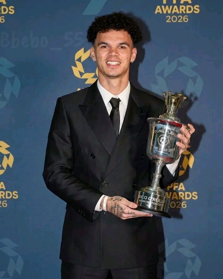 Jakbluesmcfc's tweet photo. O’Reilly meneruskan jebolan akademi City yang menang Young Player of the Year ✅

Sebelumnya, Foden, Palmer dan Rodgers pernah menang. Well done boy. 🏴󠁧󠁢󠁥󠁮󠁧󠁿💫🩵 https://t.co/xq709kOHxX