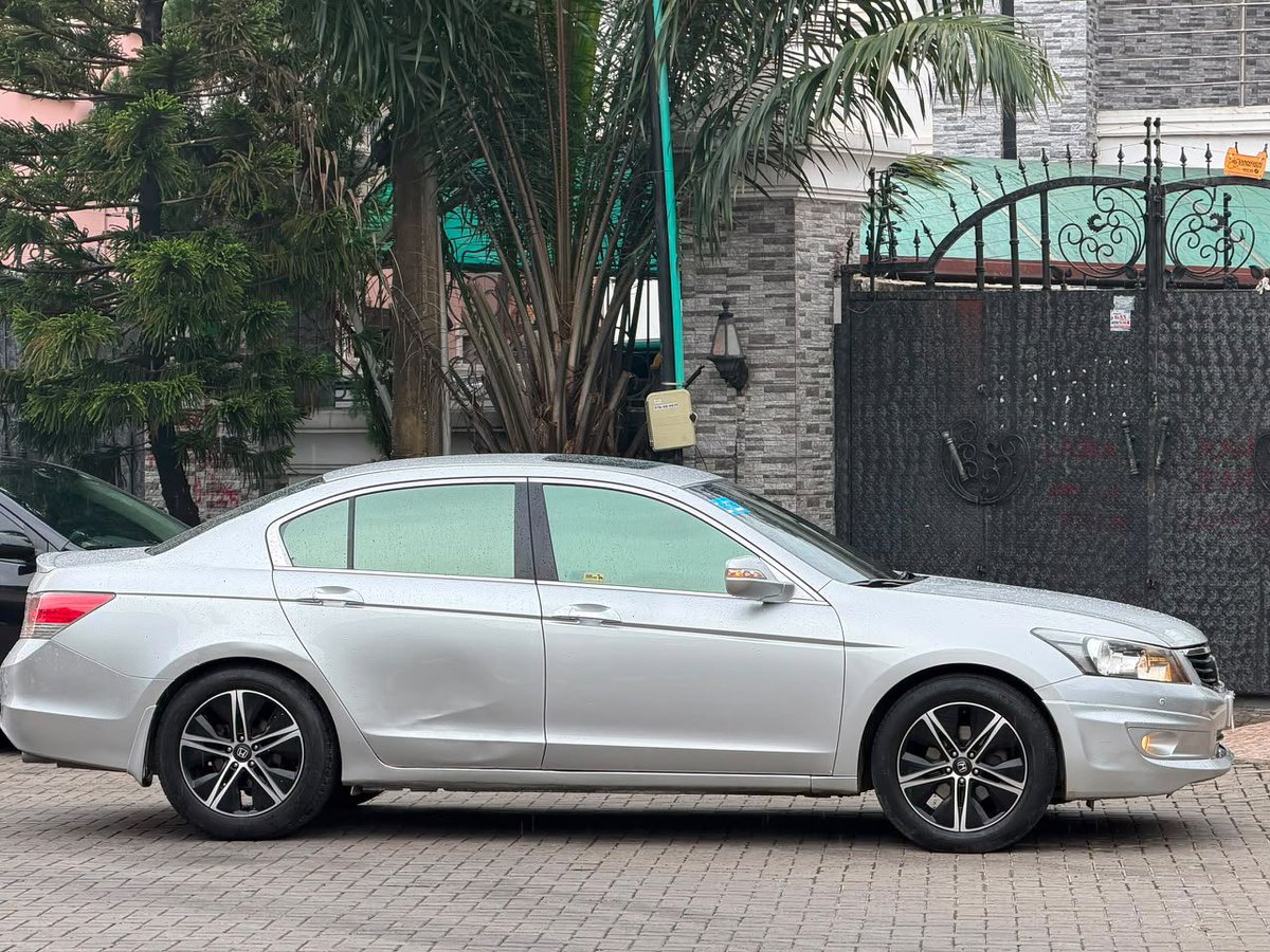Thetoodapper1's tweet photo. 🔥 TOKUNBO 2012 HONDA ACCORD EX-L 🔥
🇺🇸 Luxury Edition | V4 Engine

✨ Accident Free • Paintless
💺 Leather Seats • Sunroof
🛞 19” Racing Rims
🅿️ Park Assist • Front & Rear Sensors
🔑 Folding Mirrors • Sports Mode
💡 Fog Lamps • Side Mirror Indicators
❄️ Rear AC Vents • Remote Window Shades
🛣️ 71,000 Actual Miles

💰 ₦12M

📍 Amuwo Odofin, Lagos

📲 WhatsApp: 08105629191 //  David
📩 DM for enquiries & inspection.