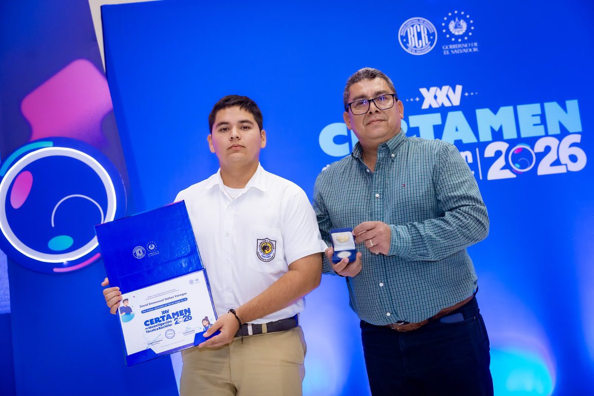 bcr_sv's tweet photo. David Emmanuel Núñez Vanegas obtuvo el tercer lugar, representando al Instituto Nacional Walter Thilo Deininger, de Cojutepeque - Cuscatlán. Su esfuerzo y compromiso dieron frutos y hoy es reconocido con una beca para sus estudios universitarios. ¡Felicidades, David! https://t.co/nL546bYZ1C