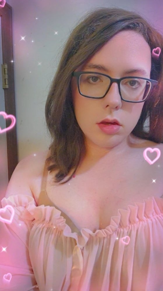 VinylsandNylons's tweet photo. Been a while since I've posted a pic. 💕💖 https://t.co/87Vqmka7DQ