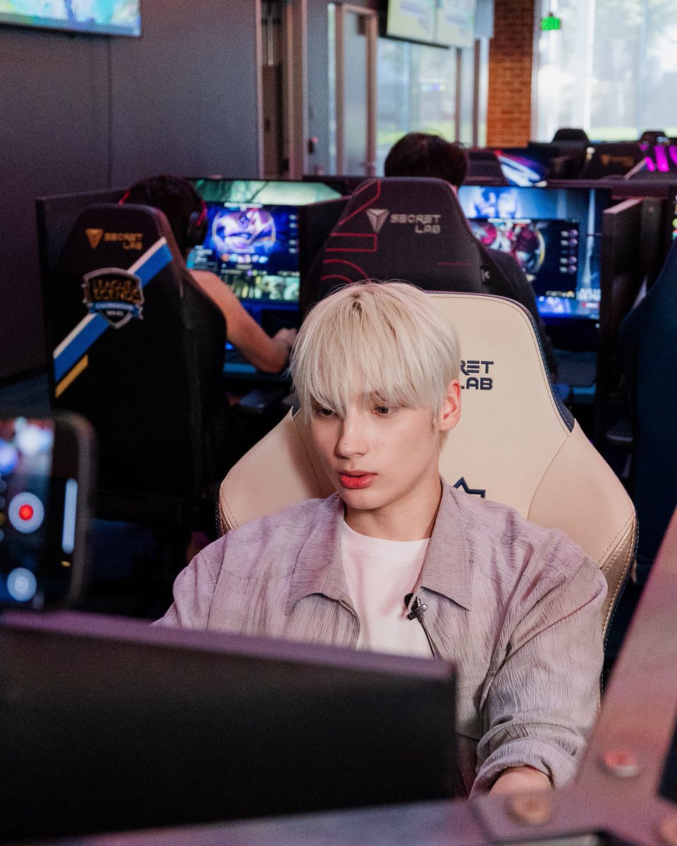 MOAbuhayAcademy's tweet photo. #HUENINGKAI #SOOBIN &amp; #BEOMGYU at  Riot Games HQ! 

We’re so excited for the upcoming contents! 😍 @LeagueOfLegends https://t.co/xLnKJTPmBQ
