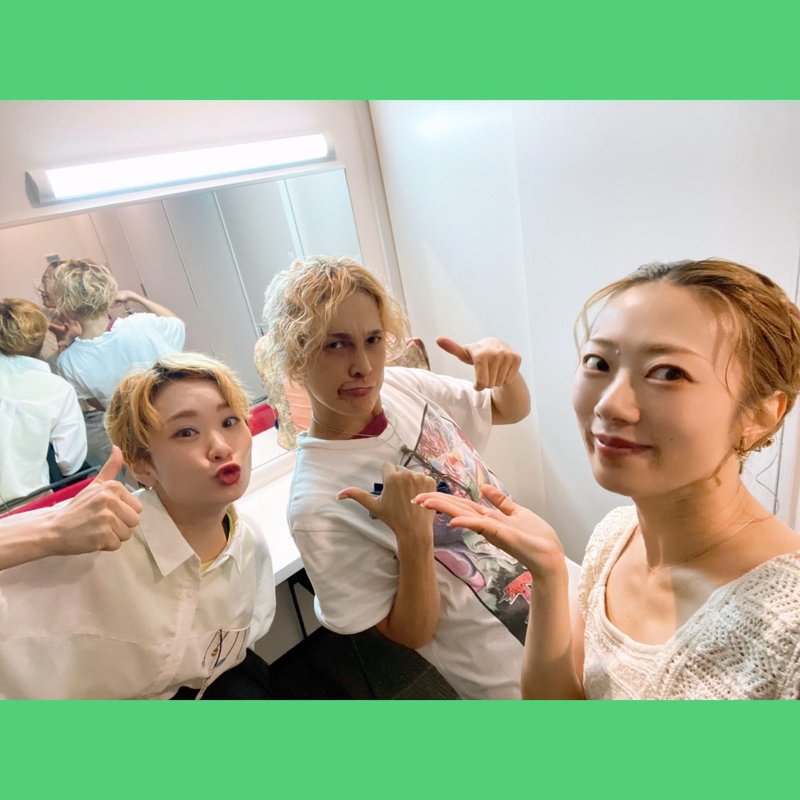 oskrevue's tweet photo. 毎日あつぅぅいですが、溶けていませんか？
ちーむでりのぁは元気にお稽古しております！
そして、来たる29日18時からはインスタライブがございます！
きちんと公演のお話しができるのか、どこまでも脱線していくのか…
皆さま、ふるってご参加ください♡
（#ミドル最下 のいっこ上）

#OSK日本歌劇団
#でりのぁ
#きりゅーさん