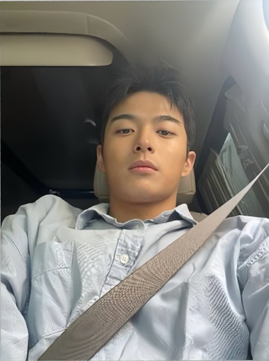 sonkkurak_402's tweet photo. 이 각도에서 잘생기기 쉽지 않은데 ;; https://t.co/TyWrZb5s8o
