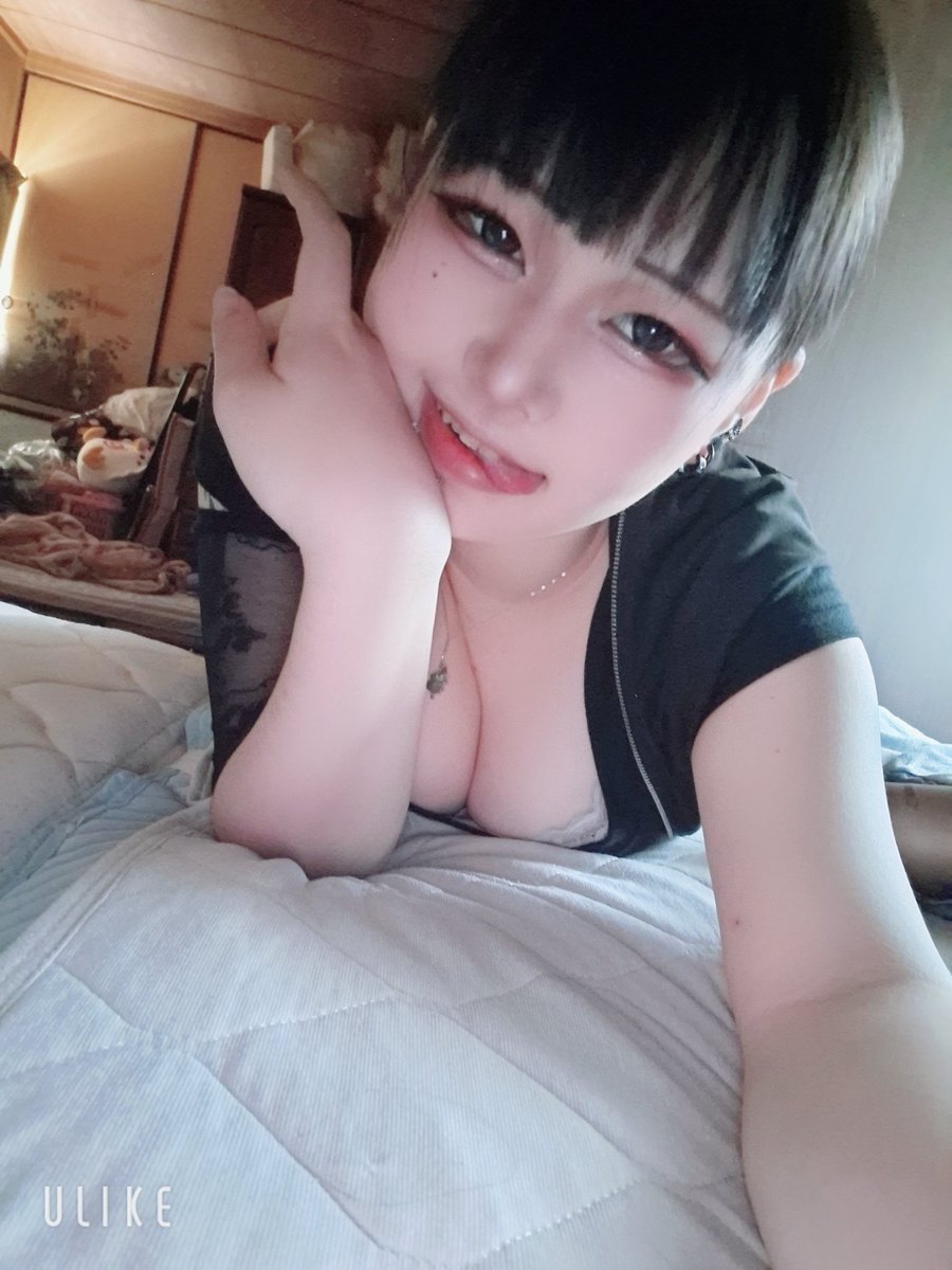 miq_RAVI's tweet photo. だいぶえろがりなんだよ？
 #キャバ嬢  #キャバクラ  #V系 https://t.co/t6oThx5qVT