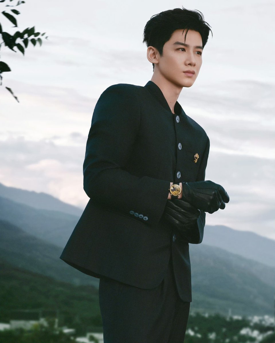 ang_baige's tweet photo. 260826 | Cartier Weibo
#BaiJingting looks so breathtaking and elegant 🫠🫠🫠

#白敬亭 https://t.co/ZmoRGSiu2y
