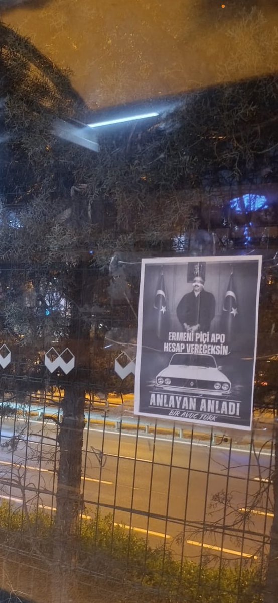 gokturkub_gk's tweet photo. Bir gece ansızın gelebiliriz! 🦅
Kimse uyuyoruz sanmasın. 
Türk Gençliği gece gündüz ihanet sürecine karşı çalışmalarına devam edecektir. 🇹🇷 https://t.co/vJTZAW791E