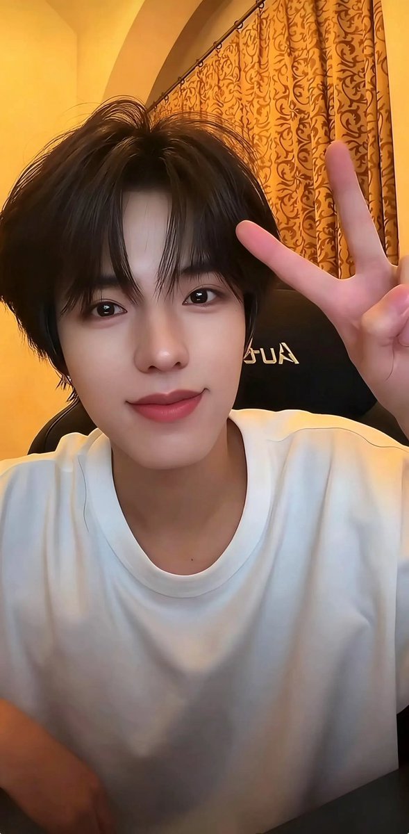 WiWrrn86438's tweet photo. ถ้าพูดถึงความสวยของพี่ซู บอกเลยว่าสวยมากกกกกก
#ollie #shuyuan #Tianyuan https://t.co/ZOfUxKm2av