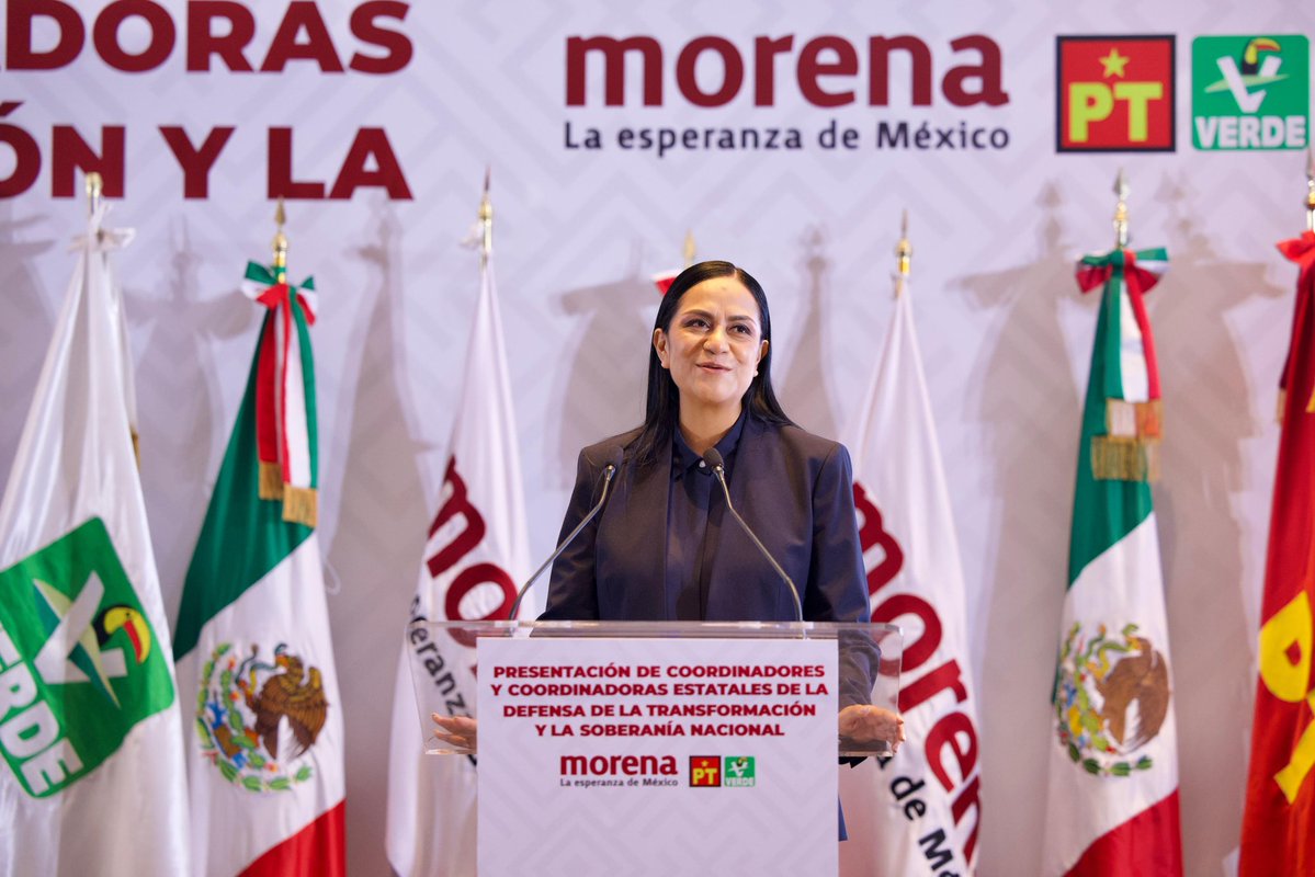 SoyCamMartinez's tweet photo. El pueblo de #Colima ha reconocido la trayectoria, fuerza y convicciones de @BayardoRosi, quien será Coordinadora Estatal de la Defensa de la Transformación y la Soberanía Nacional.

Con su coordinación, seguiremos fortaleciendo nuestro movimiento y la organización en el estado, siempre a favor del pueblo. 🇲🇽

¡Felicidades, Rosi!