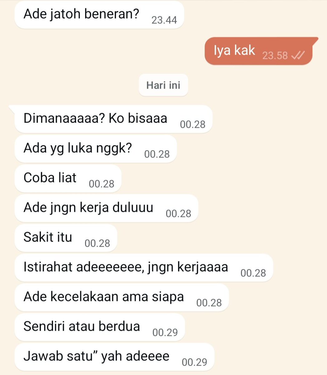 rarahnif's tweet photo. kaget, tiba² di chat kek gini😭 https://t.co/45Ol1OMzQx