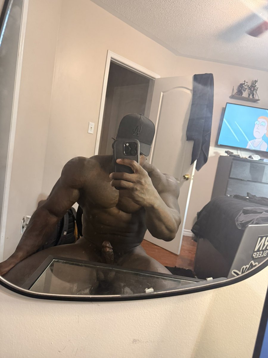 Dark_POV's tweet photo. I control what happens next and I promise you’ll like it.

#bbc 
#blackdick 
#muscleworship https://t.co/vxrTWlzJUr