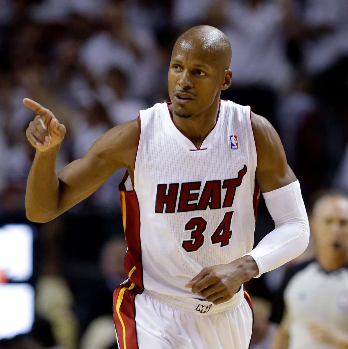 LegionHoops's tweet photo. Klay Thompson on Ray Allen comparisons:

“I love Ray Allen. Are you kidding me? Him and Reggie were the blueprint for my whole off ball formula. It gives me chills I’m even in the same sentence as Ray, because if you told me this my rookie season, I would’ve never believed you. Ray has one of the greatest shots in history and I still practice that back pedal drill he did in Game 6 of 2013. I love those comparisons.”

(h/t @TheHeatCentral)