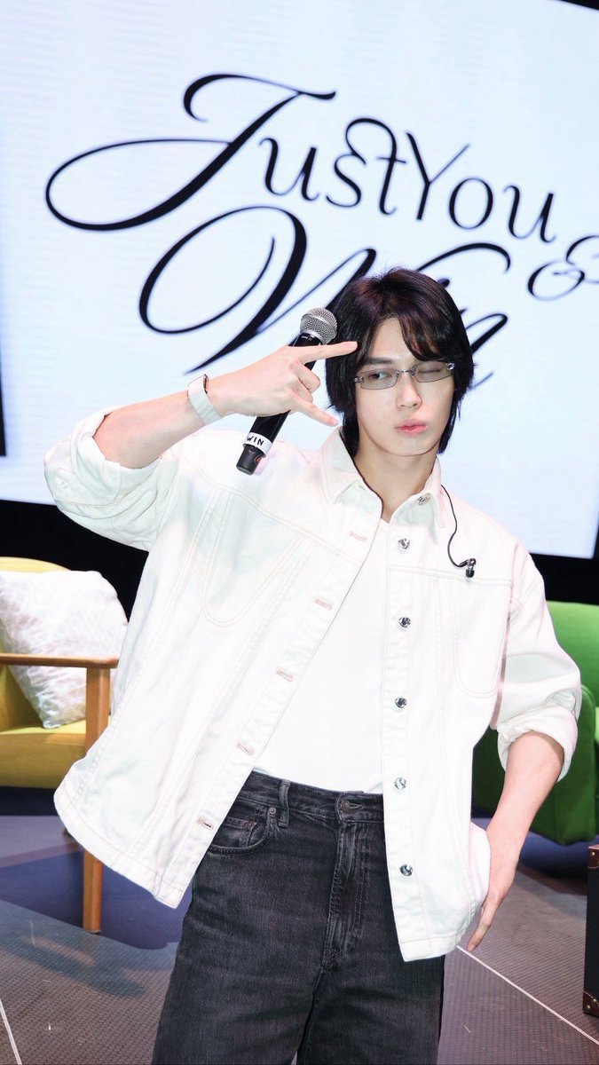 WinmetawinO's tweet photo. น้อนกาตุ่ย 😉

WIN 1ST FANMEET IN CDMX

#JustYouandWin1stsoloFMinMexicoCity
#winmetawin https://t.co/4hFY529EXx