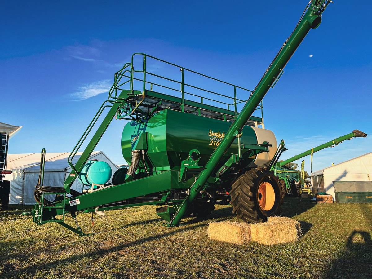 simplicityaus's tweet photo. 🚜 Dowerin Field Days 2026 is underway! 🌾

Find us at Site 224/225 with:

🔹 20 Series 21,000 TBL3
🔹 30 Series 22,500 TBL3
🔹 SD-400
🔹 Territory Opener
📅 26 &amp; 27 August
📍 Site 224/225
Come say hi! 👋🚜 https://t.co/pwV54vxS7P
