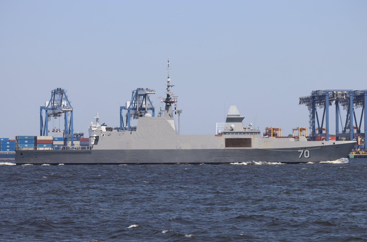 amy1410bi's tweet photo. シンガポール海軍🇸🇬
フォーミダブル級フリゲート
「ステッドファスト（RSS Steadfast）」

来日中のシンガポール海軍フリゲート「ステッドファスト」が海上自衛隊横須賀基地に向け、東京国際クルーズターミナルを出港！！

渋滞でギリギリの到着でしたが、見れて良かった〜
#シンガポール海軍　#東京 https://t.co/WvvNNJS9Km