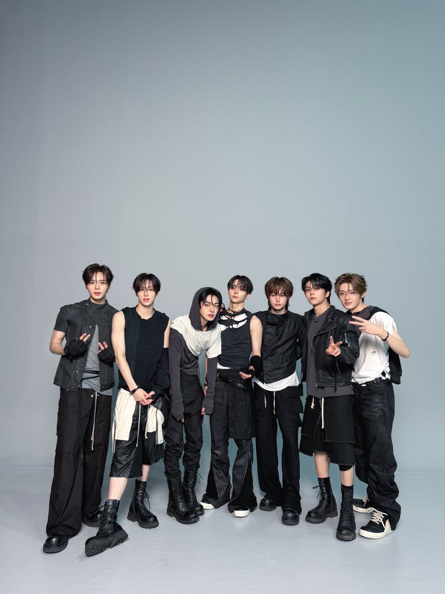 leelewn's tweet photo. studio choom event cakep euy https://t.co/ZVxlk9l4pL