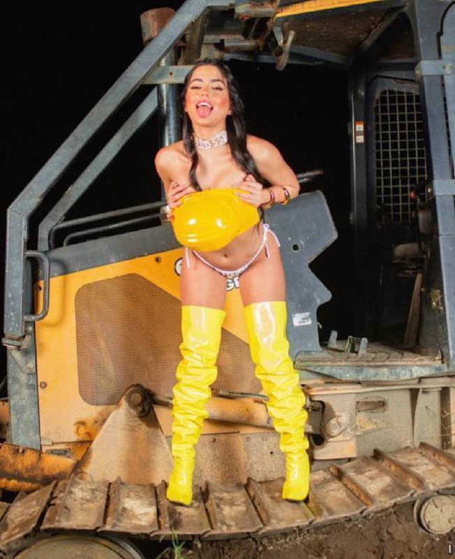 Balsiw8090's tweet photo. como west le mete a la construcción:👷‍♂️

como luisaherpes le mete a la construcción: https://t.co/sAw7cKxRHP