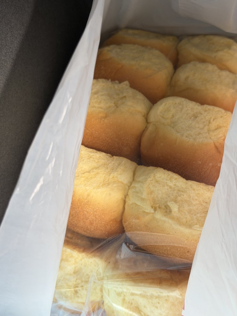 SDTeenWolf's tweet photo. Pandesal 🍞🇵🇭

#PHVtuber anyone? https://t.co/JGqeM95jbB