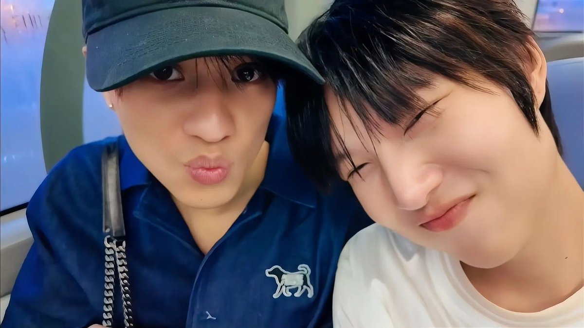 whaytunule's tweet photo. วันนี้พี่มาเติมกำลังใจให้บิบี๋บิโบร๋น้า🤍

เก่งน้ำปิงกันมาก ๆ แล้วรู้ใช่ไหม ทุกคนเห็นสิ่งที่พวกหนูทำตั้งแต่ one day จน day one พวกเราไม่เคยหยุดพัฒนาตัวเองเลย บิบี๋บิโบร๋รับฟีดแบคที่ดีที่เป็นประโยชน์กับตัวเองอยู่ตลอด

รู้ไหมว่าโอ๋โอ๋ทุกคนดีใจมากเลยที่เก่งสดใสขึ้นทุกวัน ๆ น้ำปิงกลับมายิ้มถึงตา ทั้งคู่ได้ไปเที่ยวเจอแฟนคลับหลายประเทศ ได้กินของอร่อยในทุกวัน ได้ถือแบรนด์นั้นแบรนด์นี้เยอะแยะไปหมดเลย

ชีวิตแฟนคลับก็ขอแต่นี้แหละบี๋ ขอแค่หนูยิ้มถึงตาก็พอแล้ว ขอให้ได้แมสเพราะตัวตนของหนู ผลงานของหนู ทัศนคติของหนู ขอให้หนูพึงระลึกว่ามีคนรักหนูเยอะมากกกกกกกก อาจจะสู้บิโบร๋ที่รักหนูไม่ได้แต่ก็รักมาก ๆๆๆๆๆๆๆ เลยนะ ขอให้เก่งน้ำปิงรักกันไปนาน ๆ ไม่เจ็บปวดบนเส้นทางนี้อีกแล้วนะ 🦆🐰

#กล่องกำลังใจให้น้ำปิง 
#เก่งสมชื่อเก่ง 
#KengNamping #เก่งน้ำปิง