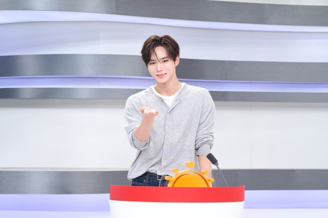 Huilife8's tweet photo. junseo i’m so proud of you and i’m seriously not gonna shut up about it 😭☀️ you’ve always been so hardworking and dedicated to everything you do, but one thing that makes me especially proud is how you keep pushing yourself out of your comfort zone.

from taking on acting, to joining another survival show years after you’d already debuted, and now trying out yet another completely new role as a reporter… you never stop challenging yourself and learning something new 🥹

and even when no one is asking you to, you’re constantly taking vocal and dance classes in your own time because you want to keep improving. that kind of dedication really says so much about you. you’re always looking for ways to grow, whether it’s on stage or in a completely new field.

you don’t just take on these challenges—you genuinely put your heart into them and always try your best to do well. watching you step into unfamiliar territory with so much courage and determination is honestly so inspiring.

i hope you know how amazing it is to see you grow and discover all these different sides of yourself. please keep being curious, keep trying new things, and keep believing in yourself. i’ll always be here cheering you on, no matter what new challenge you decide to take on next 🫶

you really are such an inspiration to me, junseo. i’m so, so proud of you. 🍀☀️

#JUNSEO #준서 #ALPHADRIVEONE 
#ジュンソ #金俊抒  #ALD1