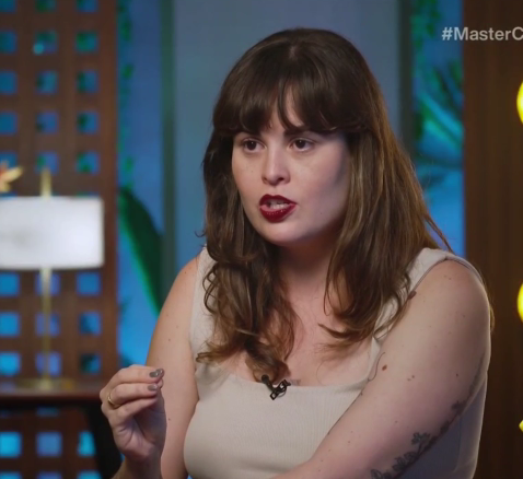 jillshastings's tweet photo. gente, essa mulher se escuta? ela falando sobre a inferioridade das mulheres, sendo que vive inferiorizando a Aline! a cara de pau chega a ser inacreditável #MasterChefBR https://t.co/GYEBeBOsyt