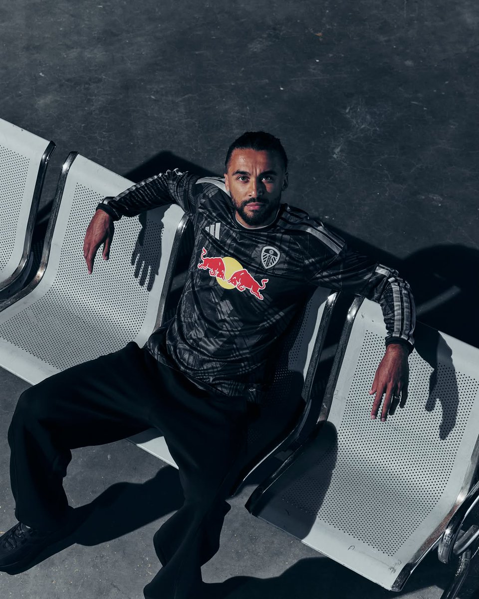 TigresJersey's tweet photo. La especialidad de @redbull: arruinar jerseys de fútbol. Ahora en @LUFC, tercer uniforme @adidasfootball. https://t.co/fhn13iVCQd