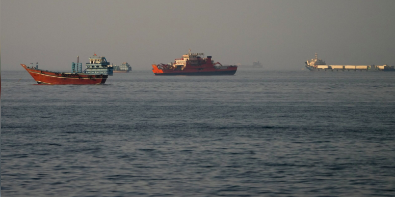 India24Brief's tweet photo. 🌍🇮🇳 Iran war: Hormuz corridor discussed

Iran and Oman discussed a temporary navigational corridor through the Strait of Hormuz and mine-clearing. The waterway handled ~20% of global oil/LNG shipments before the war.

26 Aug, 07:41 IST | Source: Reuters https://t.co/8dzrfLHNyn