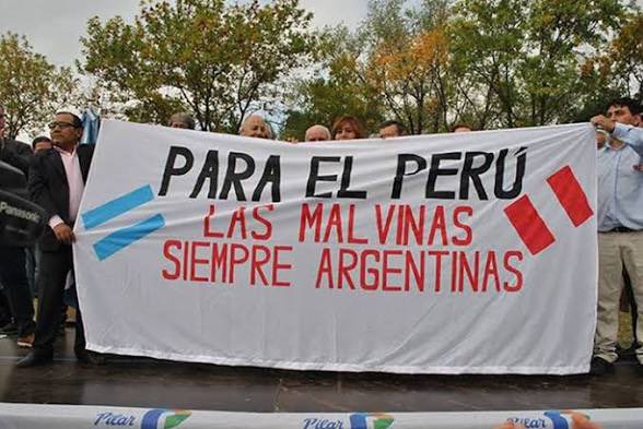 RBLCARPNKU18's tweet photo. @RCDeporPeru Por algo a nuestros hermanos peruanos los queremos mucho. https://t.co/y3gL852huE