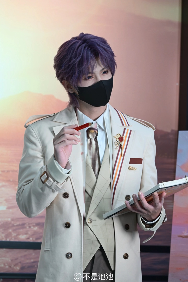 Mitsuki_shinkuu's tweet photo. さすが公式coser、みんな再現度高すぎ‼️😍

cr.不是池池（xhs）
⊱•———༻୨୧༺———•⊰

#恋と深空 #LoveandDeepspace #Gamescom2026 https://t.co/38iXEOzAnM