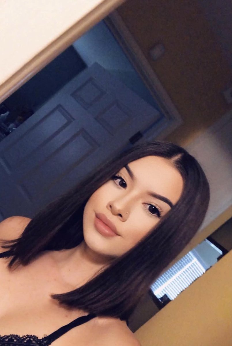 lunaama0's tweet photo. Who’s gonna come make a PT2 with me?? 👀💦 hmuu asap 😋😋 #denver #co #sneakylink #nsfw #trade #freaky #anal https://t.co/PQrI8WyceD