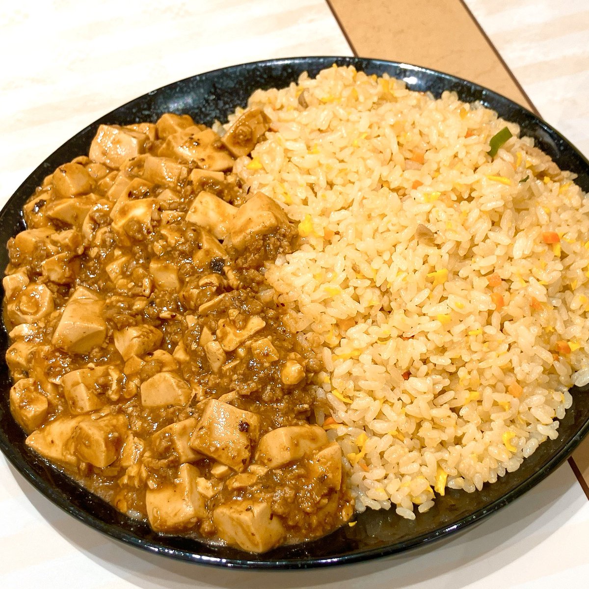 dokaguidaisuki's tweet photo. #もちづきさんコラボカフェ 【2026】
大阪開催！！！！！！
本日よりスタート🎉🎉

牛丼！オムライス！麻婆チャーハン！
【もちづきさん盛】も
「ある」のがいけない‼️

9/27（日）迄の営業です😋🍚✨
ご来店の予約まだまだ受付中につき、みなさまぜひぜひお越しください！
👇
https://t.co/f9wqGICHlI https://t.co/H7Ez0QENaw