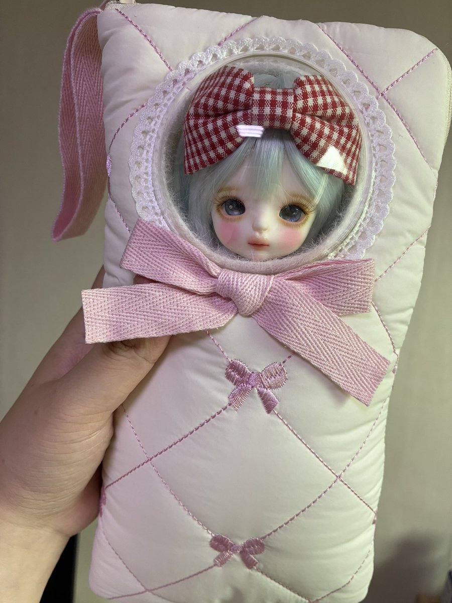hi1shu's tweet photo. 즤집 애기 델꾸 나갑니당 😽 https://t.co/A1f18DqKU8