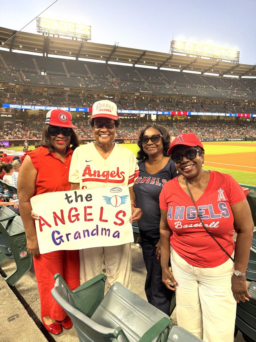 angelsgrandma3's tweet photo. My Angels have a 5-0 Lead. My Girl Squad wants a Halo Victory tonight. Sorry #JoAdell you have to lose tonight. ❤️😇⚾️ https://t.co/4Gh7eQxSFF
