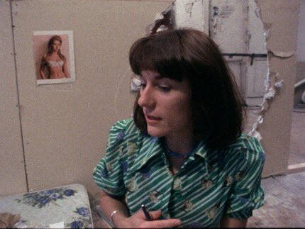 beluperfectblue's tweet photo. Una de las mejores películas que vi este año es Not a Pretty Picture (1976). Martha Coolidge reconstruye el abuso que sufrió en el secundario a través de un ejercicio que cruza la barrera de la ficción y la realidad e invita a debatir sobre consentimiento, duelo y vulnerabilidad. https://t.co/ABRxLpylJD