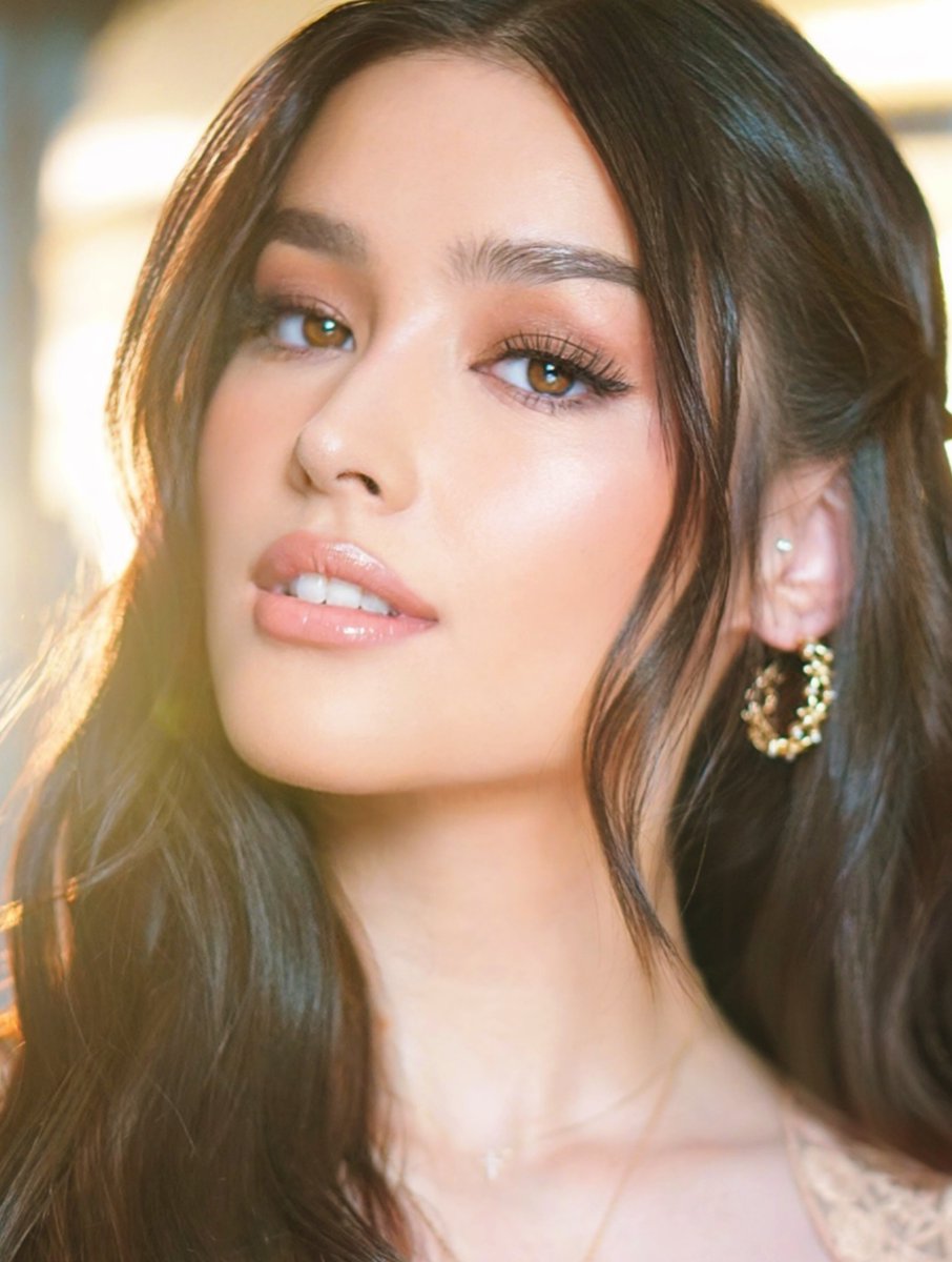 pollenhues's tweet photo. liza soberano and her ability to take my breath away every d@mn time

© mickey || renz https://t.co/6IJNjC4hVH