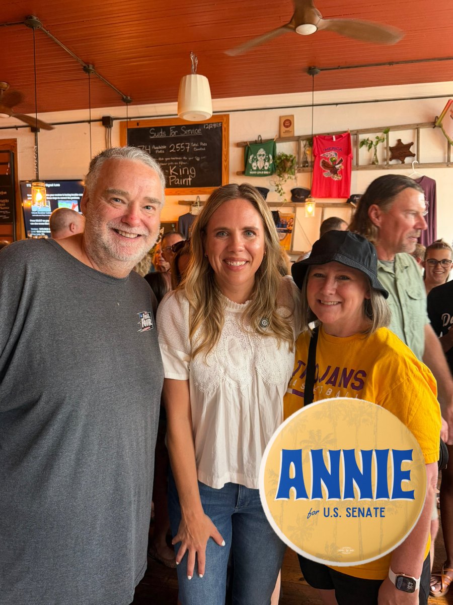 john_bramlett's tweet photo. @MarkTKnoop @DarlineGrahamSC 💙 https://t.co/DVaxjEhxFt