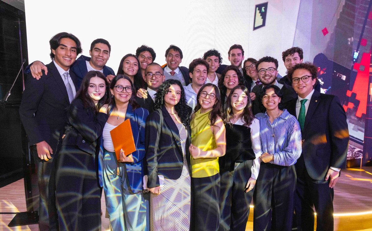 anahuac's tweet photo. #SomosAnáhuac ¡Oficialmente, Anáhuac LABS abre sus puertas! 🚀

Un espacio donde nuestros alumnos podrán transformar sus conocimientos e ideas en proyectos reales, experimentar, crear y desarrollar soluciones para los retos del futuro y de nuestro país.

Hoy comienza una nueva etapa para nuestros futuros ingenieros, con más herramientas y oportunidades para innovar, aprender y llevar sus ideas a la realidad. 

#AnáhuacLABS 
#LiderazgoAnáhuacEnInnovación 
#LiderazgoAnáhuacEnTecnología