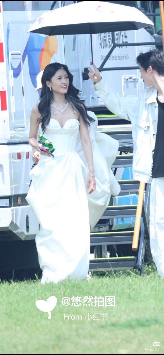 xiangjincaihua's tweet photo. Sesuai novel nih The Winner Zhao Jian nikah sama kakaknya Lin Qing 🥳🥳

Walaupun mereka pura2 sih wkwkw https://t.co/ELyVeLS3qH