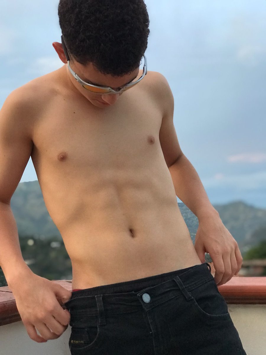 AlB11632's tweet photo. O que eles querem fazer com esse brasileiro? 👌🏻🥷🏻🥶🍑🥴 https://t.co/n8mDtboio2
