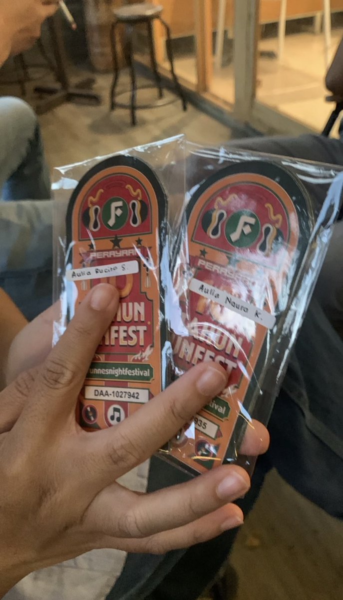 bebubbleblu's tweet photo. wts tiket fisik unfesst 150k https://t.co/zcKhT7iXoG