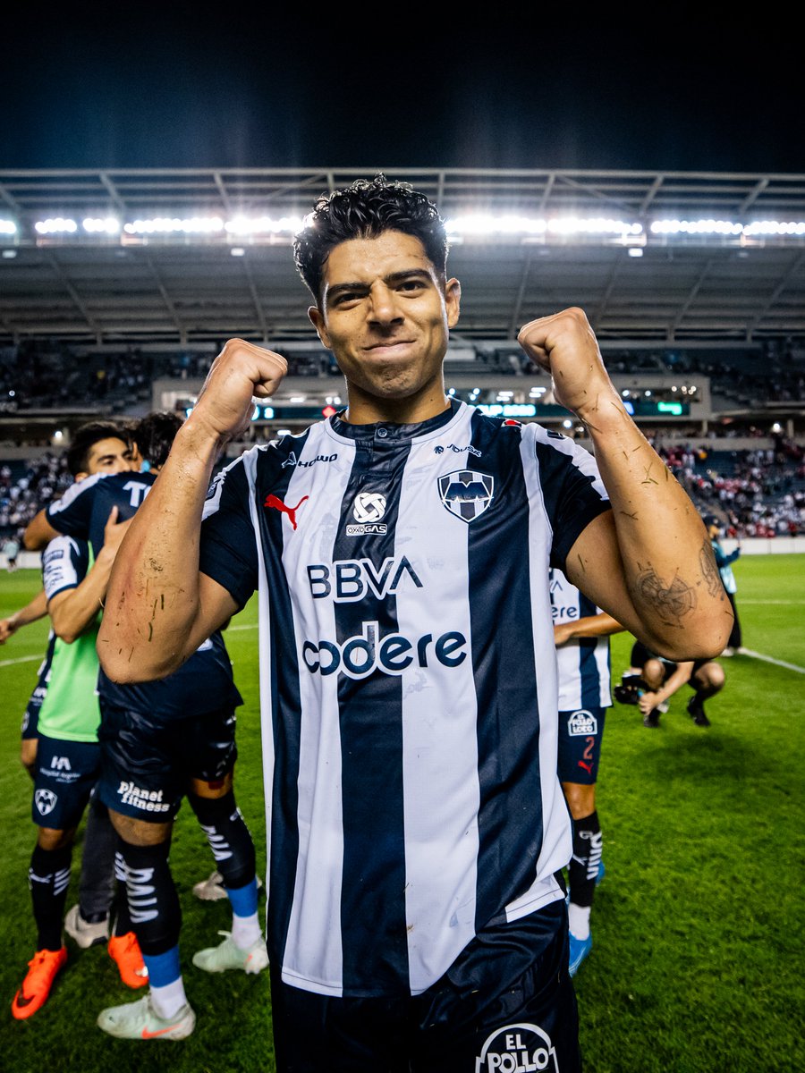 Rayados's tweet photo. ¡VAMOS LOS RAYADOS, CARAJO!🔥🔵⚪ https://t.co/iCg5r2r4Y6
