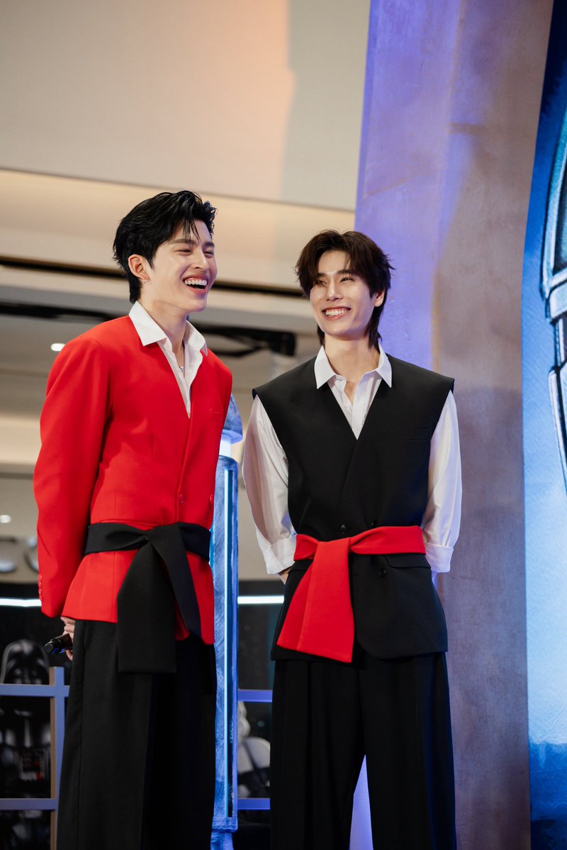Siam_Paragon tweet picture