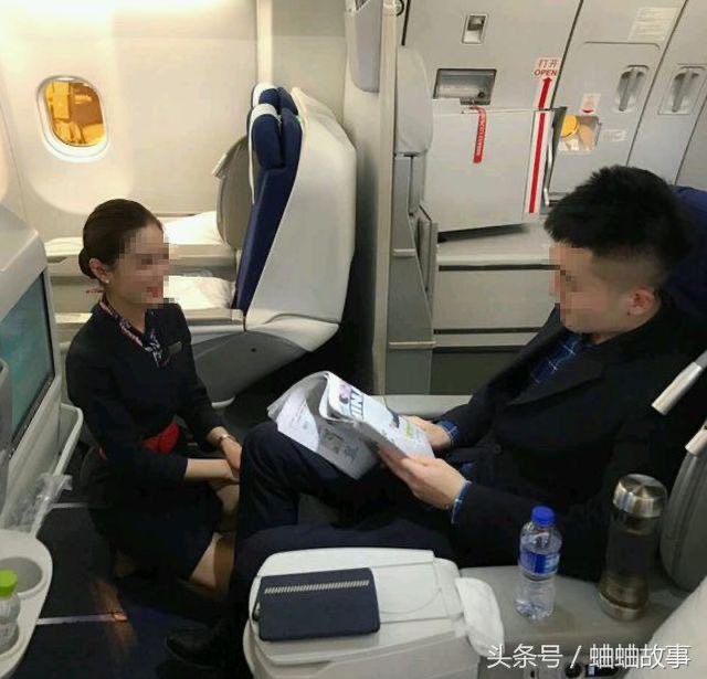 KemonomichiNL's tweet photo. When I get a cute girl in her 20s who kneels / crouches down to confirm my dinner order, I will believe that UA is competitive with Asian airlines https://t.co/b2SbbF2rKc