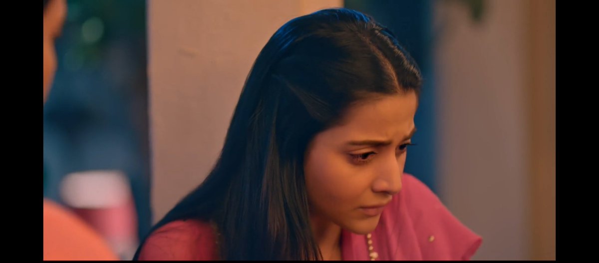 by_divii's tweet photo. I feel so bad for her
-good for nothing parents
-traumatic childhood
-endless taunts

Only good thing that's going to happen to her is JEET &amp; his love !!!!!!!!
#yehfitoortera https://t.co/P8ZwnuQsR4