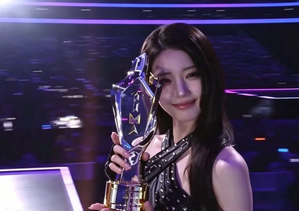 jnmrieeee's tweet photo. This lady is successful, unstoppable and iconic, and no matter how much you drag her down, she will just keep on striving. I got your back always, queen! I love you! 
#Protect_RORA #YGprotectRORA #SendLoveToRora #RORA #李茶仁 #로라 #ローラ 
#BABYMONSTER #베이비몬스터 https://t.co/F2PTERBBOv