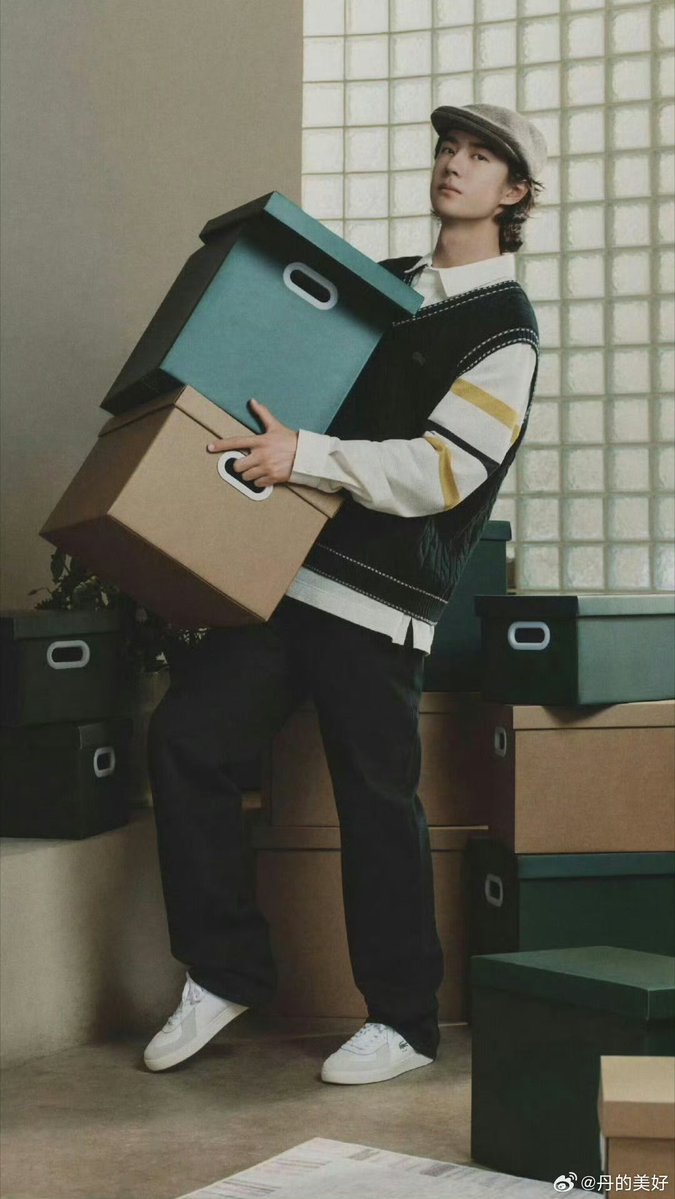 sharjSarah's tweet photo. OMG Yibo's this looks 😍🤩
Wow Lacoste 🔥 https://t.co/j8NxI6GCt0