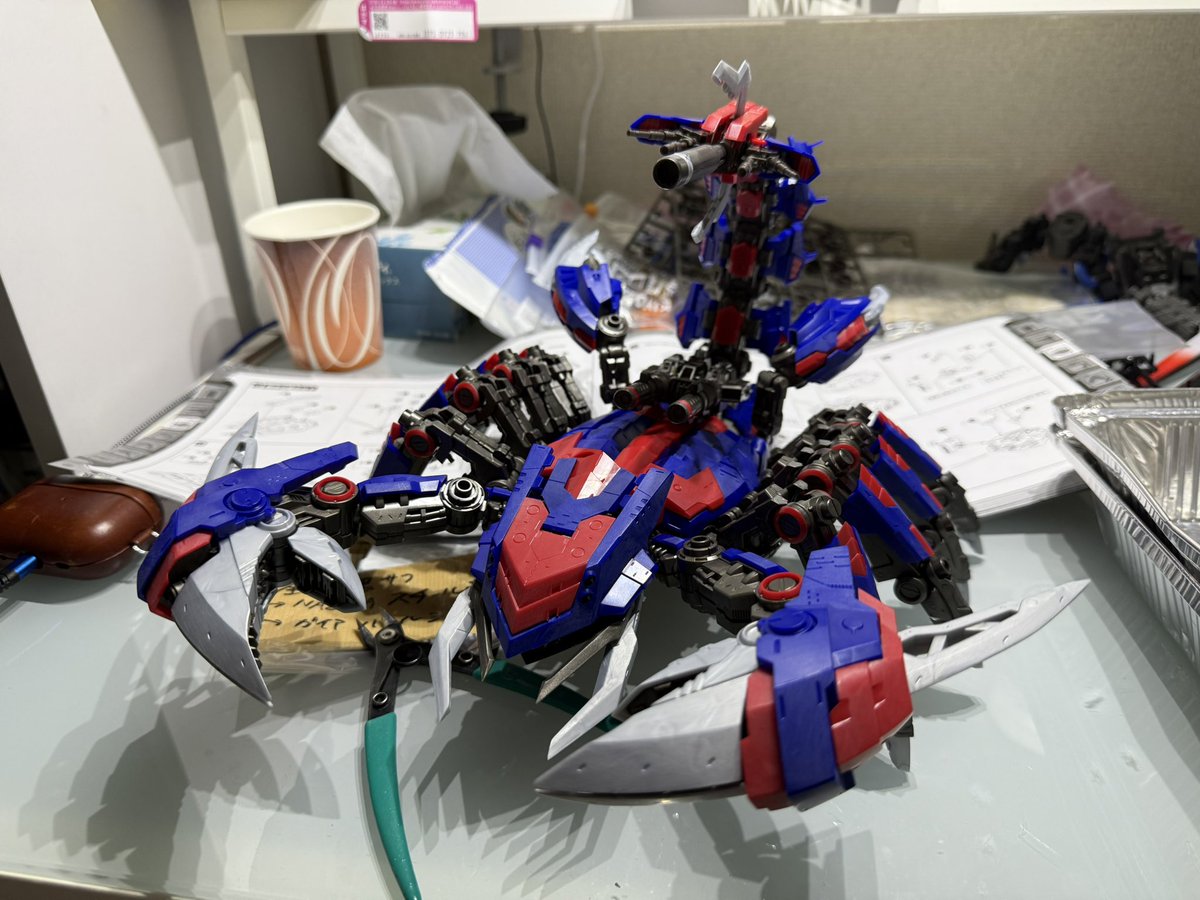 lokiyear15's tweet photo. デススティンガーようやく組み終わった
久々のhmmだったから
ゲート処理いくつかやり漏れてる😭
リアライズばっかり組んでたから
すんげーデカくかんじるよー https://t.co/91T0G2t37e