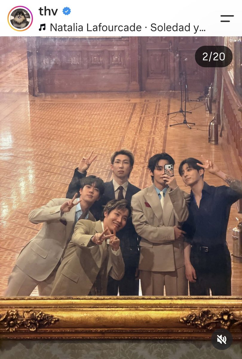 honyee13_510's tweet photo. 그동안 지민이 같이 한자리에 있었지만 tae가 지민이만 쏙빼고 올린 사진이 한두번도 아닌데 tae가 지민을 경쟁자로 생각해서 지민얼굴은 올리지 않고 shipper의 먹이를 주기위해 kook 사진은 열심히 올린다는걸 우린 다 알잖아  우리가 tae의 인스타에 관심을 가질필요가 있을까? https://t.co/KVCbVP8rvG