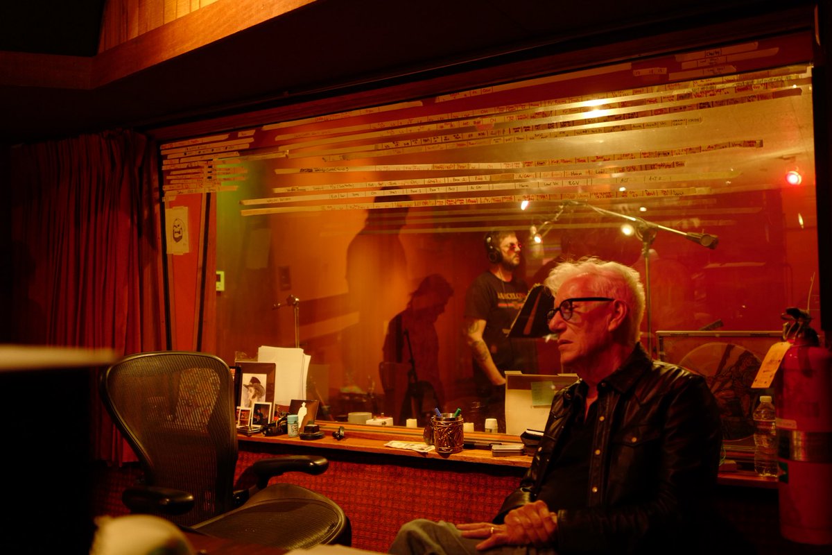 RealJamesWoods's tweet photo. To be working today in the same studio, in the same room, where Dolly Parton once recorded was sad and yet inspiring at the same time. It was an eerie feeling, but she loved musicians so much, I’m sure she would have been happy knowing how much she was loved and admired. https://t.co/u6htSSS9Wv