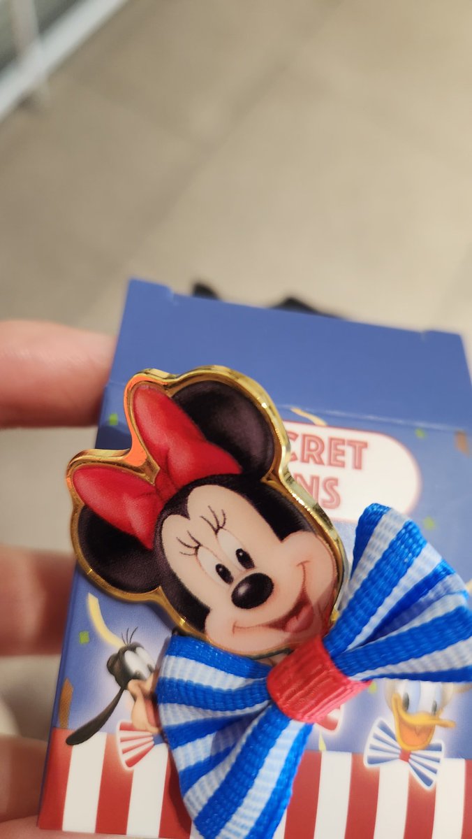 okome0ty's tweet photo. 【交換】ディズニーストア心斎橋パルコ
シークレットピンズ

譲:ミニー
求:デイジー

お心当たりある方いらっしゃいましたら、お声がけいただけると幸いです。 https://t.co/uWxlAPRJV0
